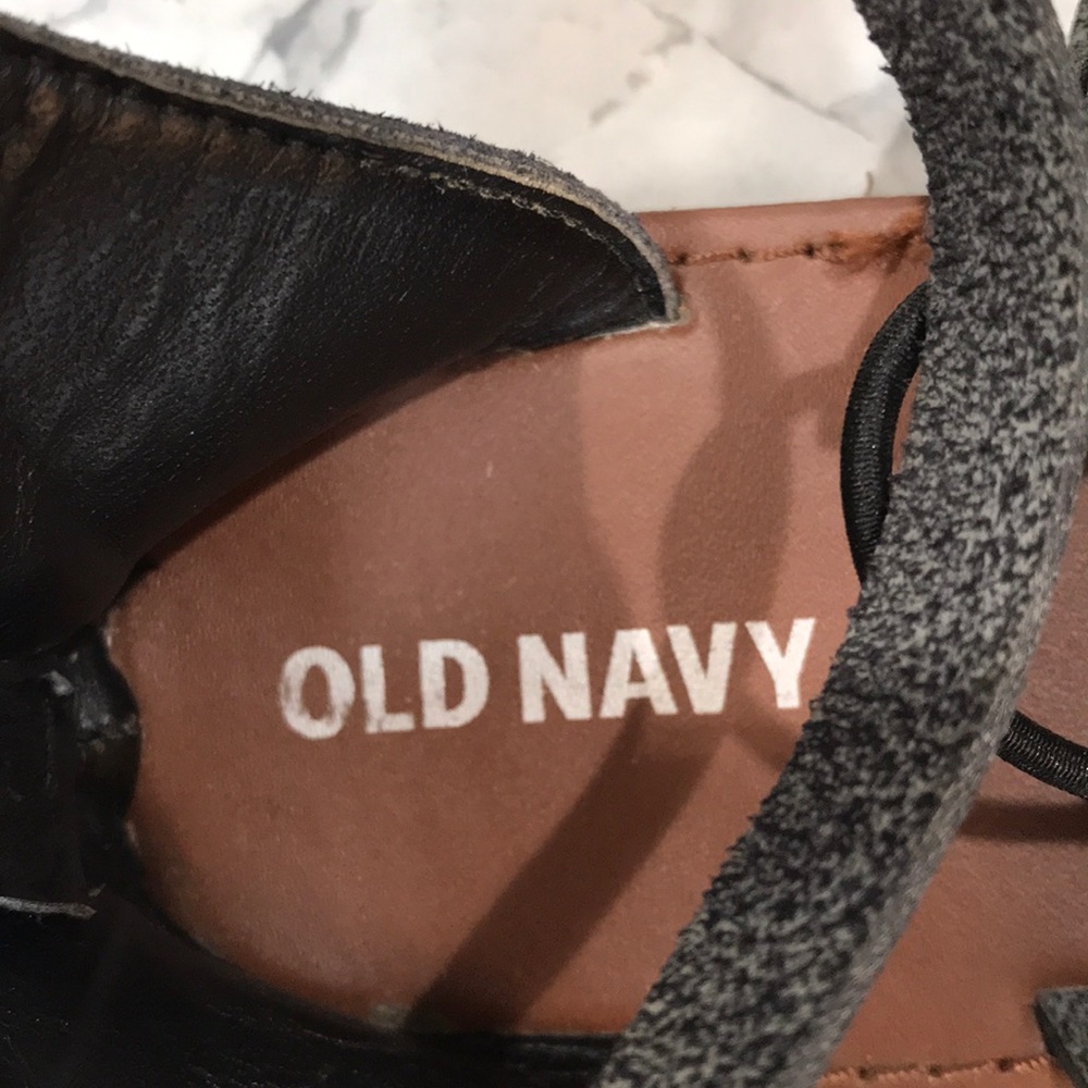 Old Navy Strappy Sandal in Black - Picture 6 of 8